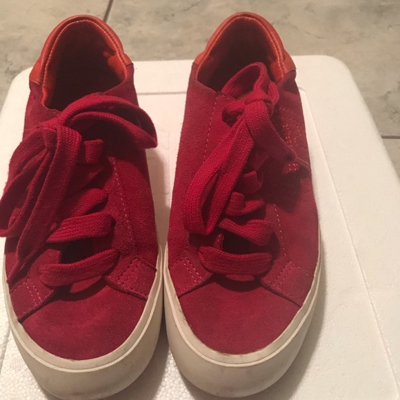 Shoes - Picture 3 of 4